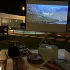 ايجار بروجكتر و شاشه عرض بستاند متنقلة وضوح عالي full hd 55