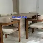 مغاسل وطاولات