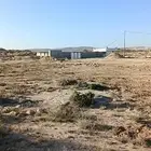 مربط اصطبل خيل شبه مكتمل للئجار الأرض بصك