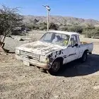 هايلوكس 82 غير مطلوب النقل تصلح للحلال والمزرعه