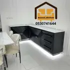 تنفيذ ديكورات جدارية طاولات طعام
