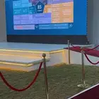 يوجد شاشات وصوتيات واضاءة وكراسي وكل ما يخص الحفل