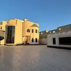 فيلا بمدخل مستقل وحوش واسع بمساحة 400م