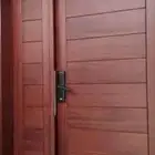نجار ابواب وديكورات وغرف وتغيير برواز الباب والكالون وطاولات