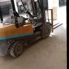 تأجير معدات ثقيله رافعات شوكيه