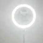 للبيع إضاءة وفيها ستاند جوال للتصوير