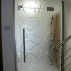 12 حاجز زجاجي وباب