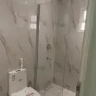 زجاج سيكوريت سيكريت سكرت شاورات حواجز أبواب قزاز واجهات