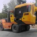 لتاجير المعدات ورافعات الشوكيه