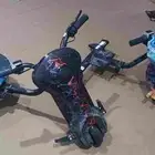 اثنين سكوتر واحد كبير وواحد صغير يبغوا لهم بطاريات ا
