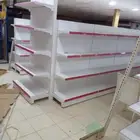 رفوف بقالة ومستودعات