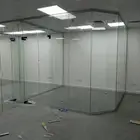 قزاز مكاتب ومحلات تجاريه زجاج سكريت والمرايا