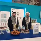 قهوجين وصبابي رجال ونساء طاولات طعام وكراسي ملكي وزل جلسات ش