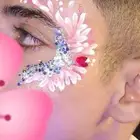 رسم على الوجه
