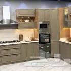 فني مطابخ ابواب شبابيك وجميع اعمال اللمنيوم