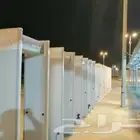 بوابات كشف المعادن وتفتيش الأفراد والحقائب