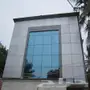 فنيون الزجاج السكوريت