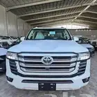 تويوتا لاندكروزر GXR3 بنزين 2025 اصفار