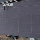 باب خشب نضيف علا السوم بانيو للأطفال افرنجي