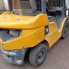 رافعة شوكيه فوركلفت للايجار