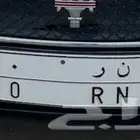 عرض سيارتان ولوحة مميزه للبيع بداعي السفر