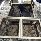 5 طاولات طاولة كبيرة وأربع طاولات صغار  اريكتين مربعه  شاشه