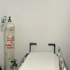 للبيع سرير طبي وأسطوانة