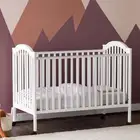 سرير اطفال نظيف