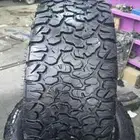 كفرات حجري شبه جديد مقاس 285 70 16