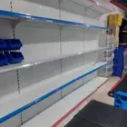 رفوف سوبر ماركه