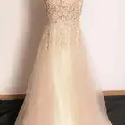 فساتين وجلابيات