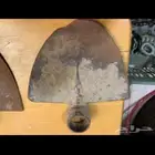 تراث ادوات تكسير الاحجار وادوات بناء ومساحي قديمه وصندوق
