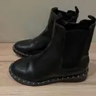 جزمة بوت زارا بناتي نظيفة جدا