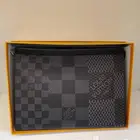 شنط باوتش LV