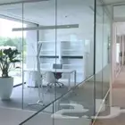واجهات زجاج مكاتب ومعارض وفيلات وشاورات وجميع انواع الزجاج