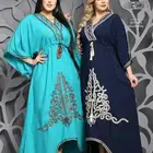 جلابية بتطريز ناعم