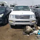 يوجد لدينا قطع غيار جيب تايوتا 2004