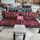 طاولات وكراسي