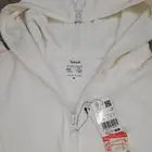 جاكت أو بلوفر أو هودي على كيفك