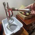 عصارة برتقال وليمون يدوية