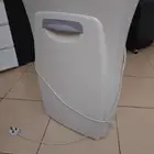 تنقية هواء مع سرير خشبي