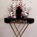 استند ملكه وخطوبه
