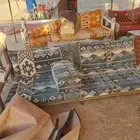 طاولات وكراسي