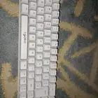 كيبورد لون ابيض قيمنق