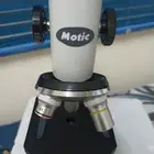 ميكروسكوب العلبة مفتوحة