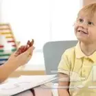 أخصائي تخاطب وتربية خاصة
