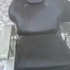 كرسي حلاق عددها 3 مستخدم استخدام خفيف تعتبر جديده
