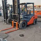 رافعه شوكية فوركلفت للايجار رافعات شوكية إيجار