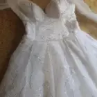 فستان زواج مع الطرحه والجزمه لبسه مره وحده للبيع ب250 مستعجل