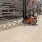 تأجير رافعات شوكيه وكرينات بوكلين صغير
